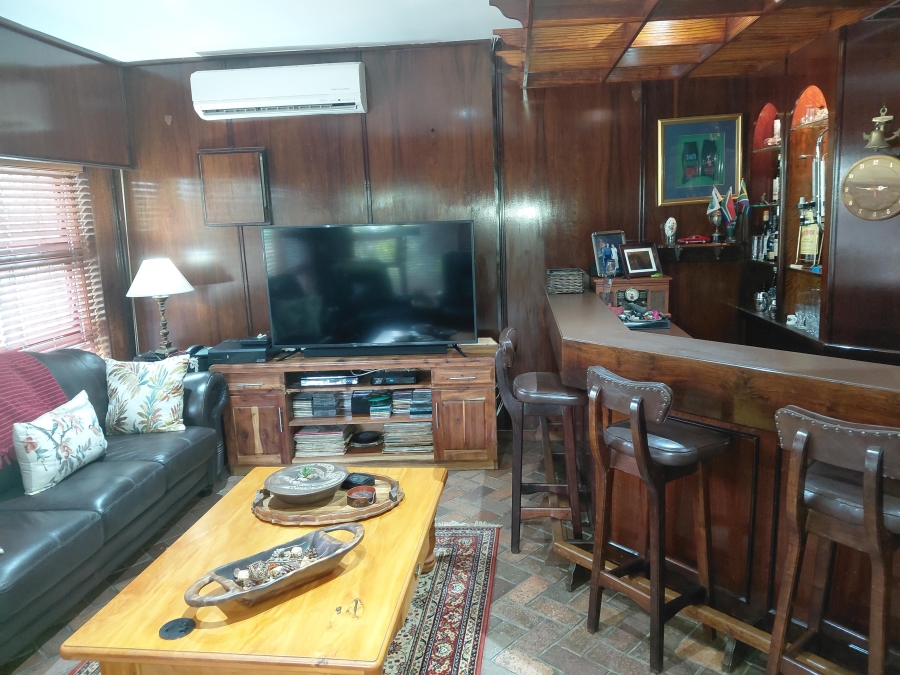 5 Bedroom Property for Sale in Vanes Estate Eastern Cape